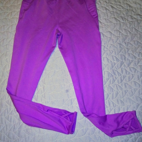 2 Pair of 14-16 girls Avia athletic leggings - Picture 2 of 8